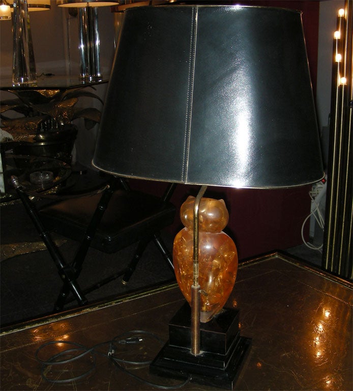 1970s Lamp Decorated with a Resin Owl For Sale 3