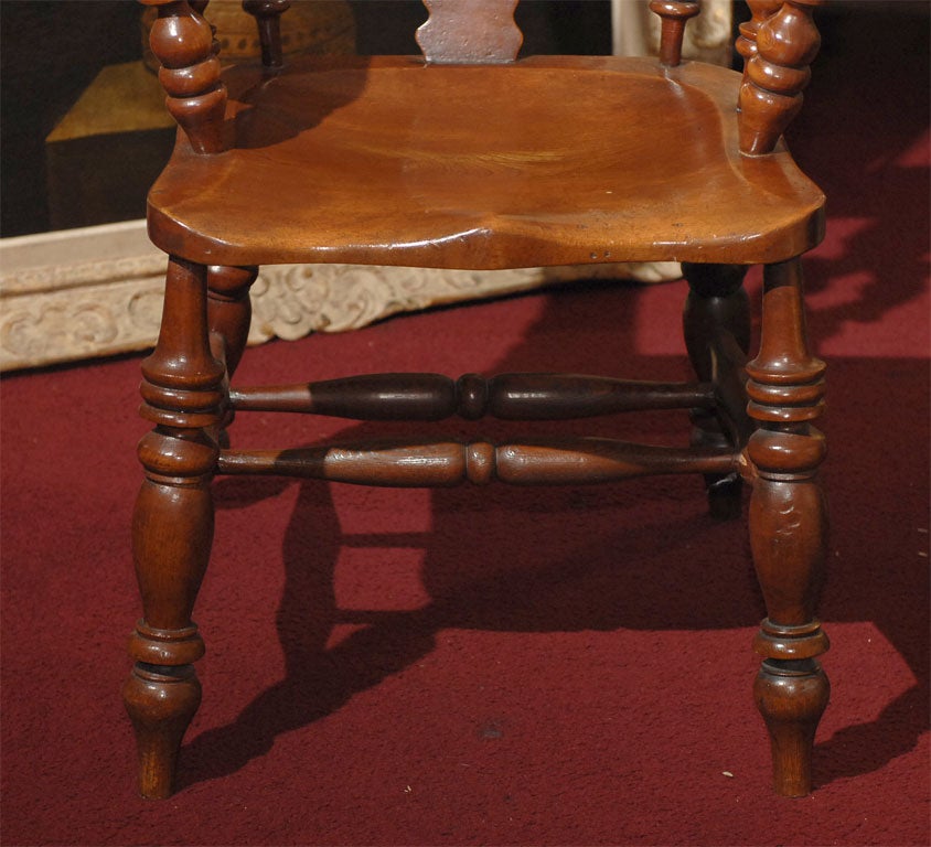 19th Century Large English Bow-back Windsor Chair