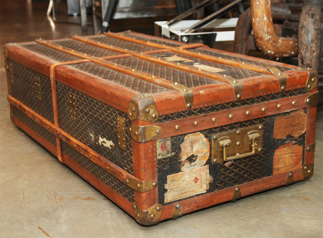 This steamer trunk is beautiful and in great condition.
