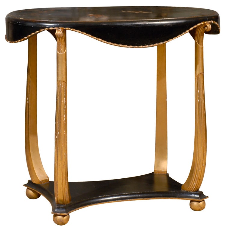 Chinoiserie Decorated Deco Table For Sale