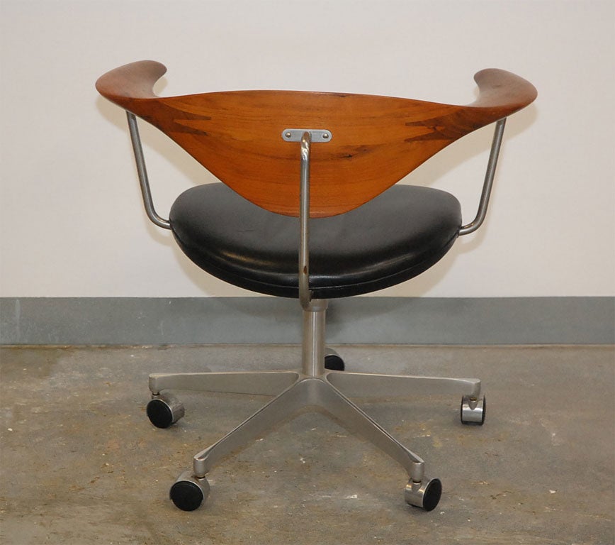 Hans Wegner Swivel Chair by Johannes Hansen 3