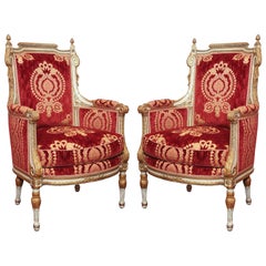 A PAIR OF NEOCLASSIC STYLE BERGERES. ITALIAN, LATE 19th CENTURY