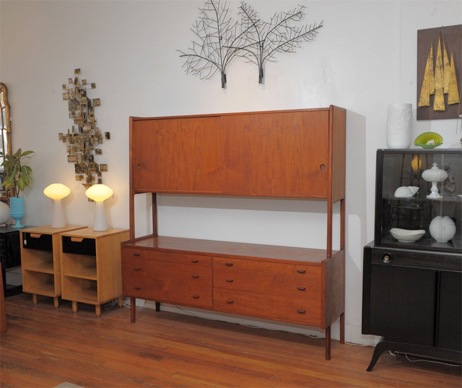 Beautiful Hans Wegner design teak credenza/buffet for Ry Mobler. Completely collapsible for shipping. Net $3600.00