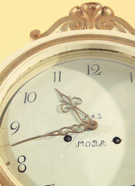 Original Transition Mora Clock 6