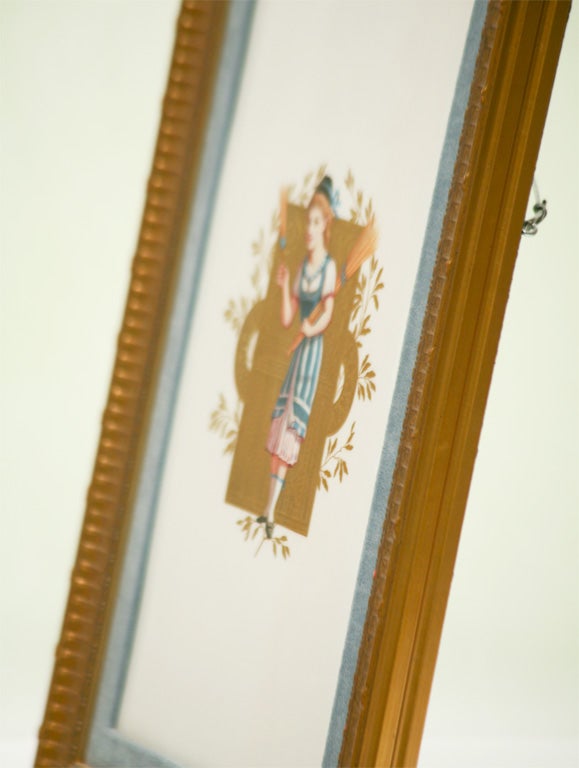 Dieses exquisite Paar handgemalter Wedgwood-Porzellantafeln, gemalt von Thomas Allen, ist ein schönes Beispiel für die Ästhetische Bewegung. Die zarten, filigranen Designs und leuchtenden Farben verleihen jedem Raum einen Hauch von Eleganz und