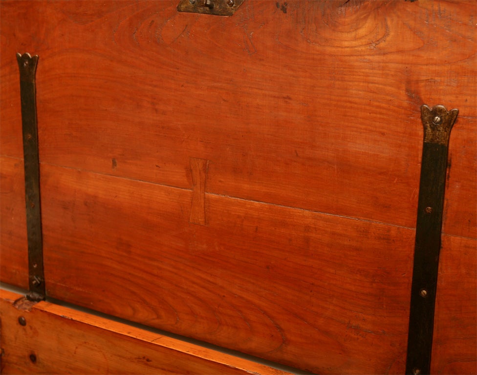 Biedermeier Walnut Trunk In Good Condition In Hudson, NY