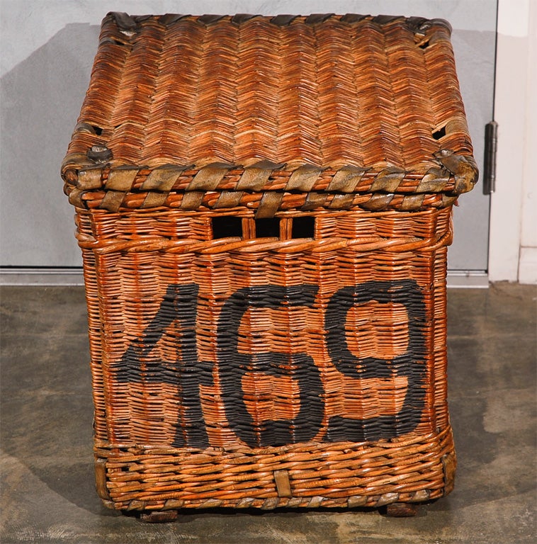 Wicker Trunk or Basket with Lid 3