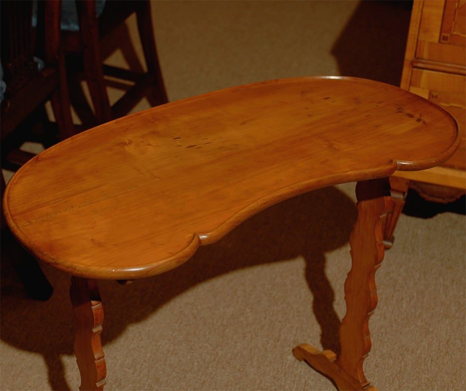 19th Century 19th century Kidney Shaped Work Table in Fruitwood