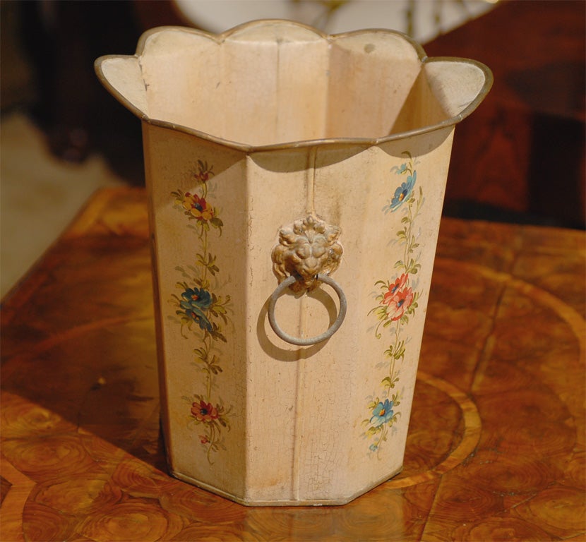 French Painted Tole Trash Can, circa 1890-1920 In Good Condition In Atlanta, GA