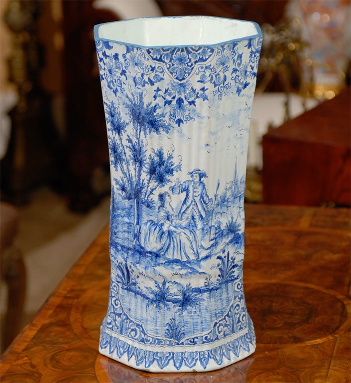 18th/19thC BLUE AND WHITE DELFT HEXAGON URN 2