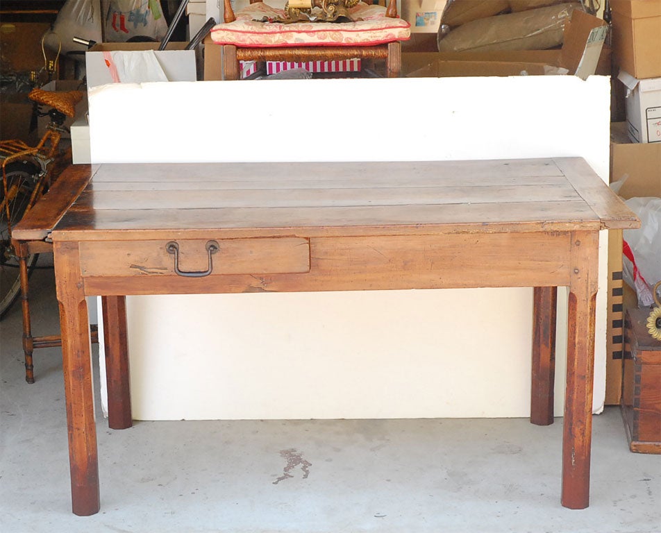 French 19thC.  Frecnh cherry wood table For Sale