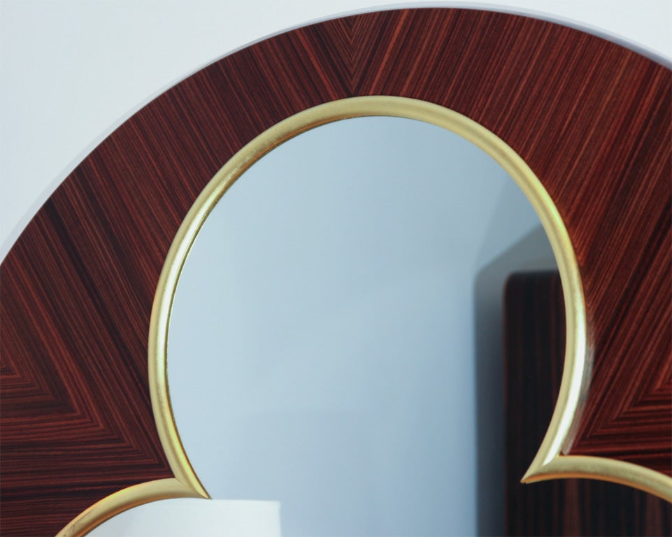 Spiegel in Form eines Kleeblatts aus Mahagoni und vergoldetem Holz von Jean-Brenger de Nattes, Frankreich, 2008 im Zustand „Gut“ im Angebot in New York, NY