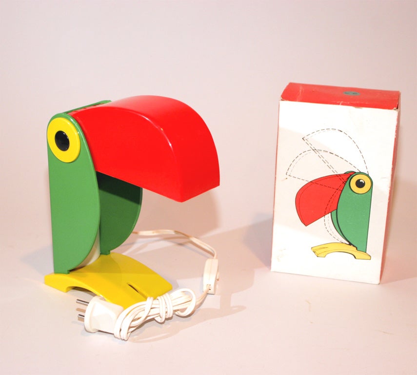 Italian Plastic 1970's Toucan Lamp 3