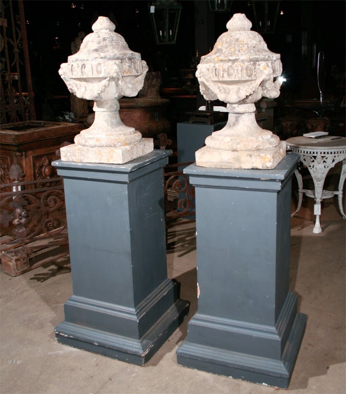 Pair of English 19th century finials For Sale 4