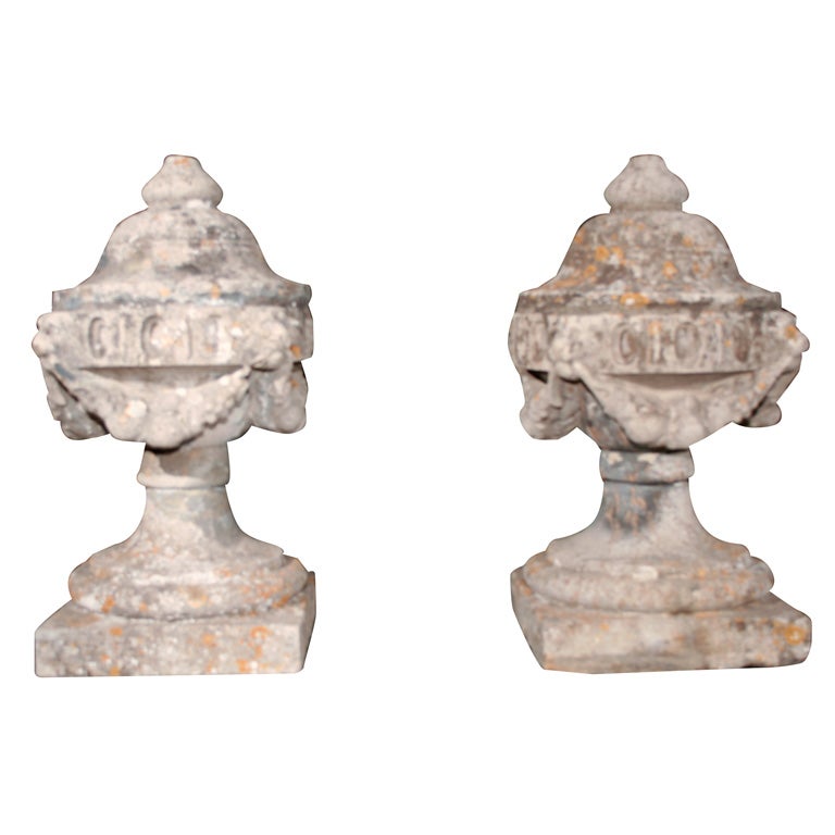 Pair of English 19th century finials For Sale