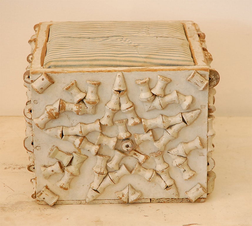 19THC ORIGINAL WHITE PAINTED SPOOL BOX W/ LID-SEWINGI BOX