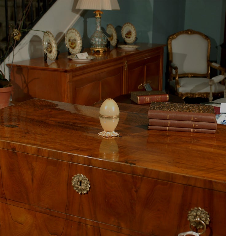 19th Century Opaline and Gilt Bronze Egg