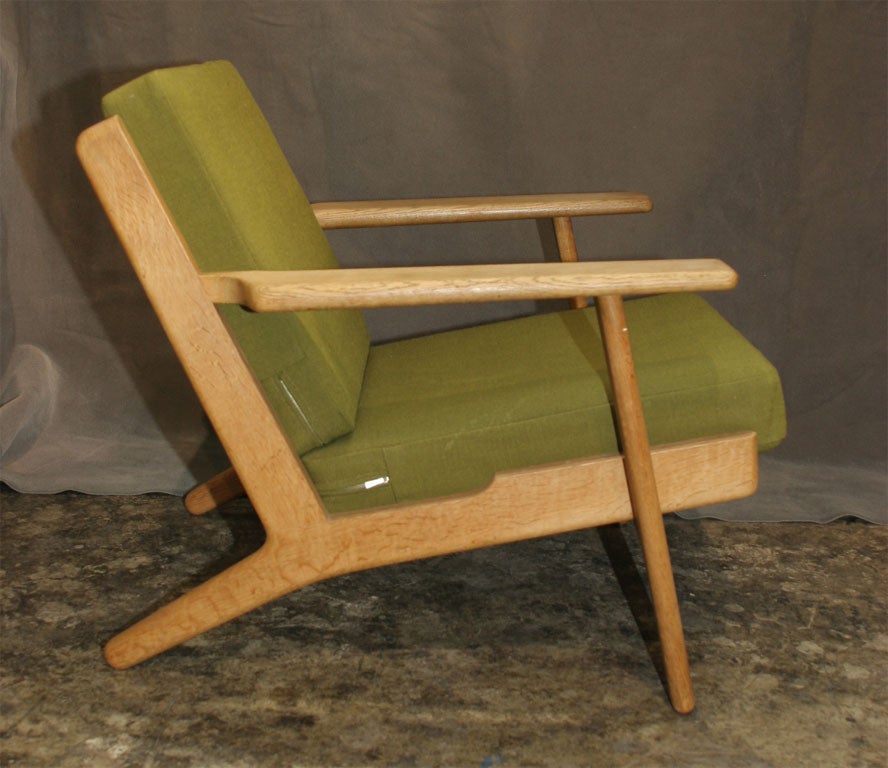 Paddle Arm Chair by Hans Wegner In Excellent Condition In New York, NY