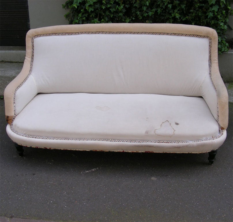 Napoleon III sofa, model 