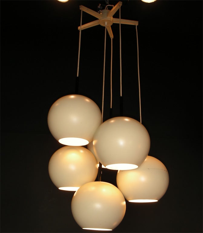 1970s German chandelier edited by Staff, in white lacquered metal and plastic. Five lights.