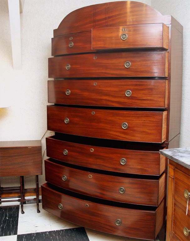English Mahogany Bow Front Chest on Chest For Sale 2