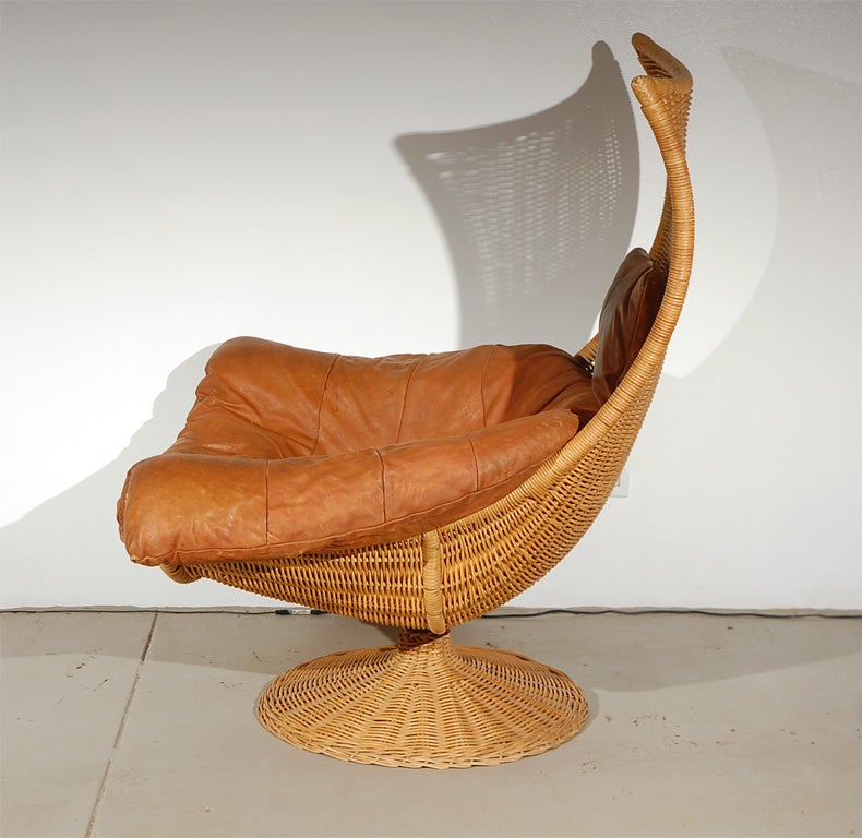 Mid-20th Century Wicker Swivel Easy Chair by Gerard van den Berg