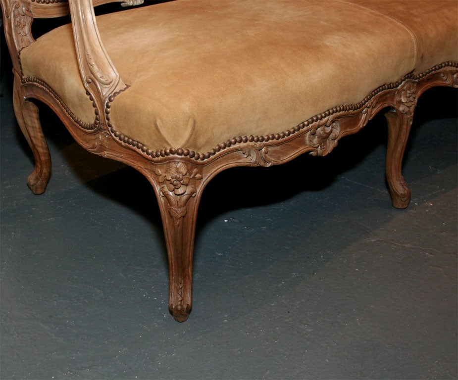 Early 19th Century French Settee In Excellent Condition For Sale In New York, NY