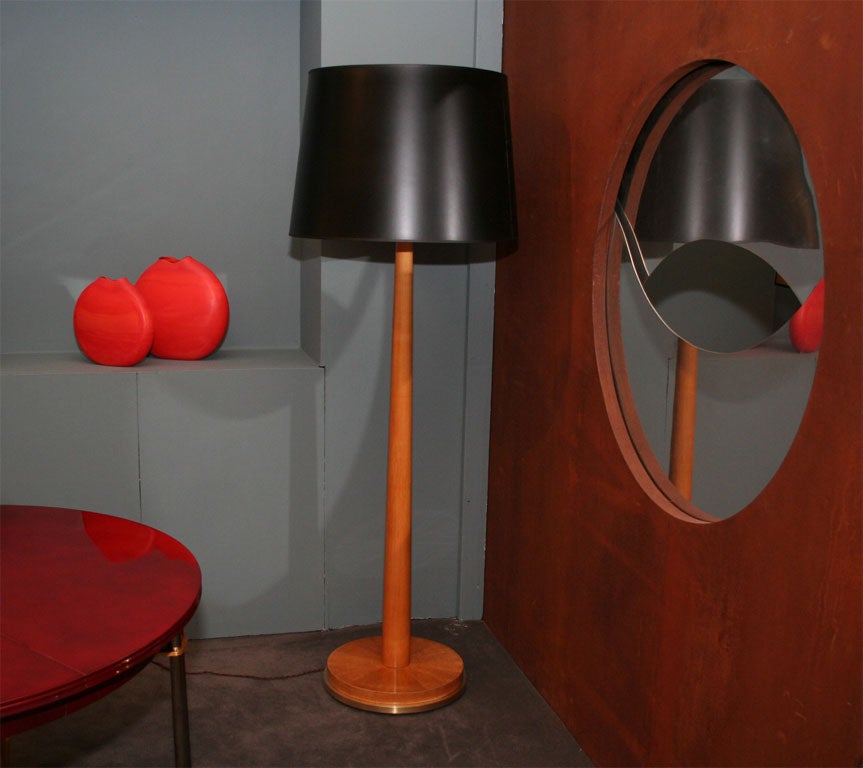 Fine Art Deco sycamore floor lamp with a gilt brass edge by  Dominique (André Domin and Marcel Genevrière)