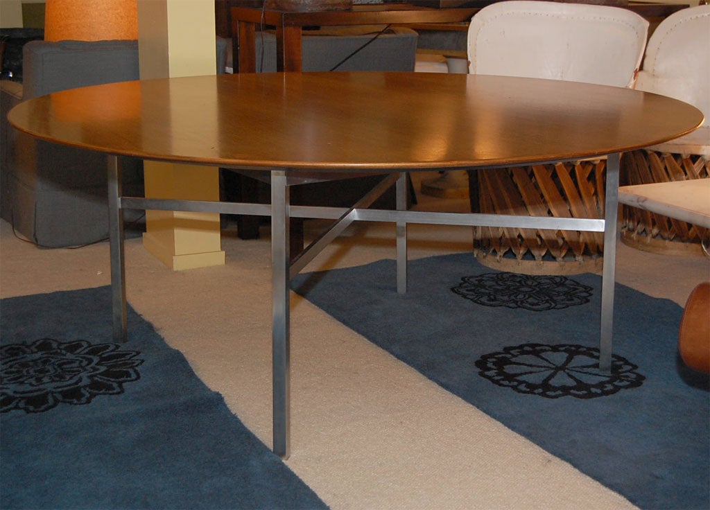 Dining Table by Florence Knoll  for Knoll International In Excellent Condition For Sale In Wainscott, NY