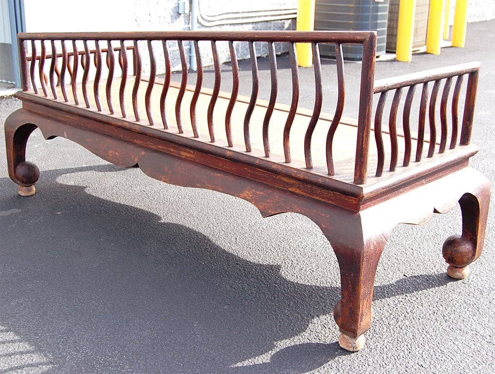 Mid 19thC. Q'ing Dynsy Shanxi Ladies Daybed with Caned Seat and Slatted Back For Sale 3