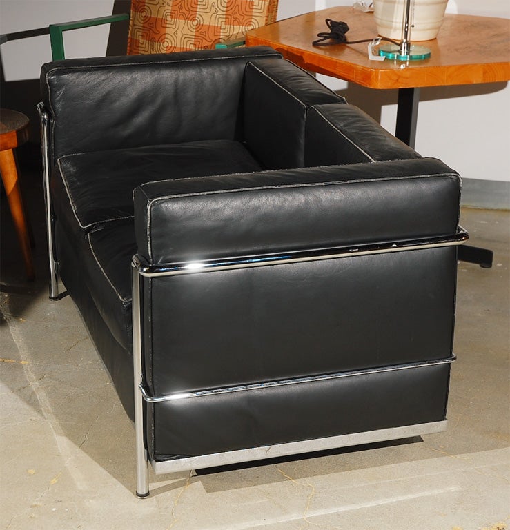 Le Courbusier LC2/3 Settee 1