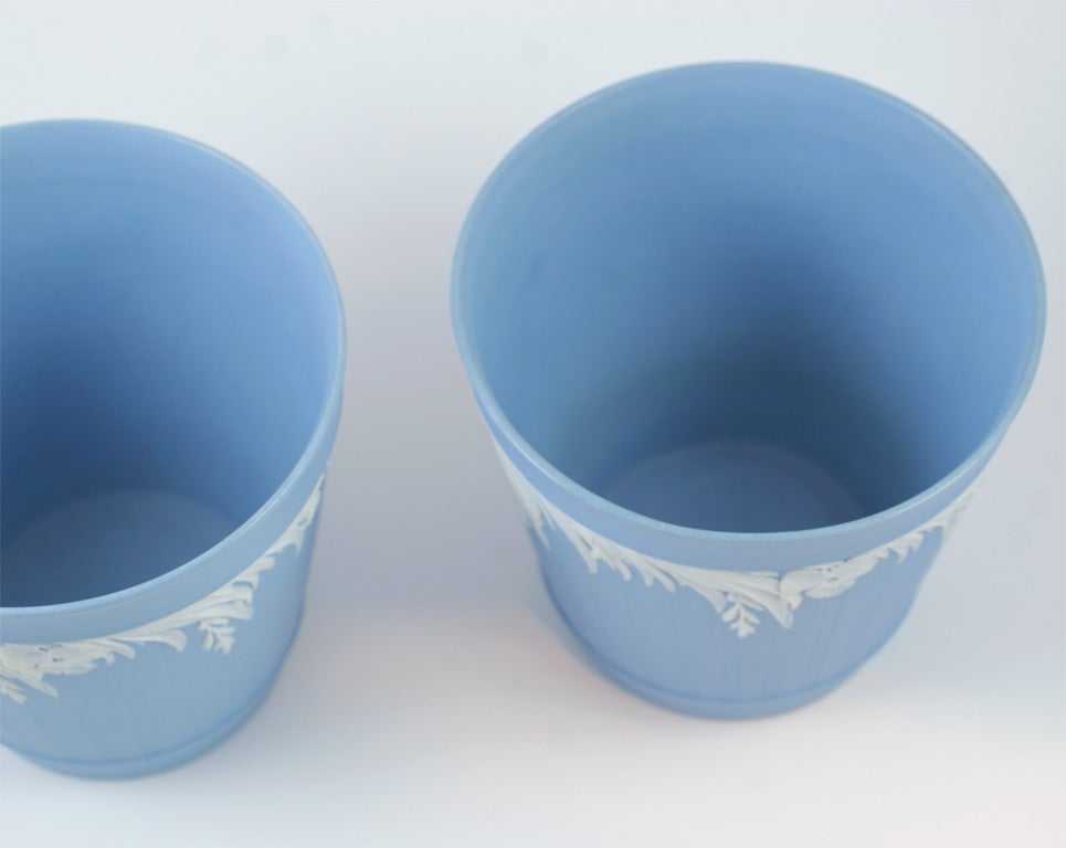 English A Pair Of Wedgwood Blue & White Jasper Vases For Sale