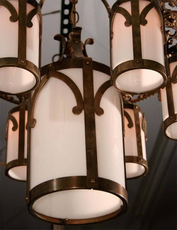 Chandelier with 6 Luminaires and 1 Center Light In Good Condition For Sale In Chicago, IL