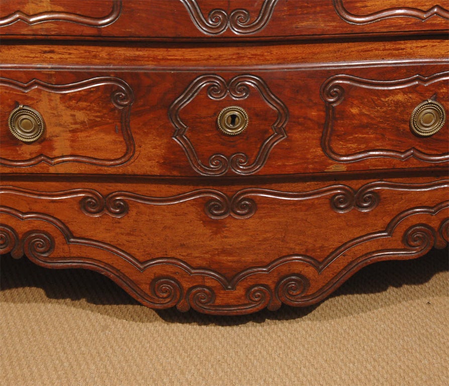 Louis XV  French Provincial Walnut Chest In Good Condition In Dallas, TX