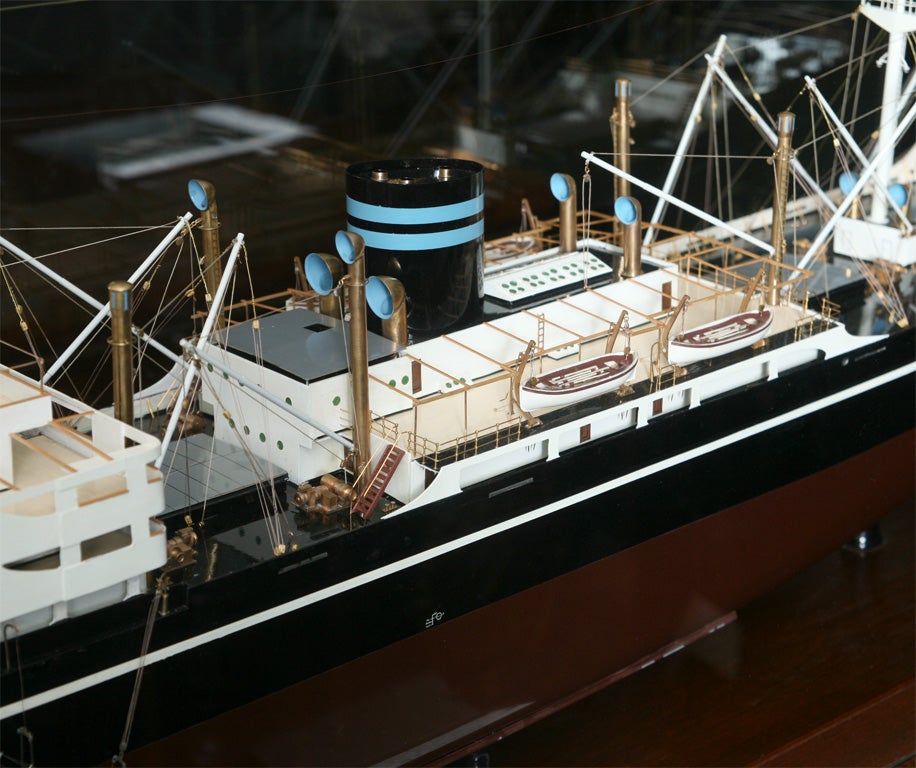 An original ship builders model In Excellent Condition For Sale In Miami, FL