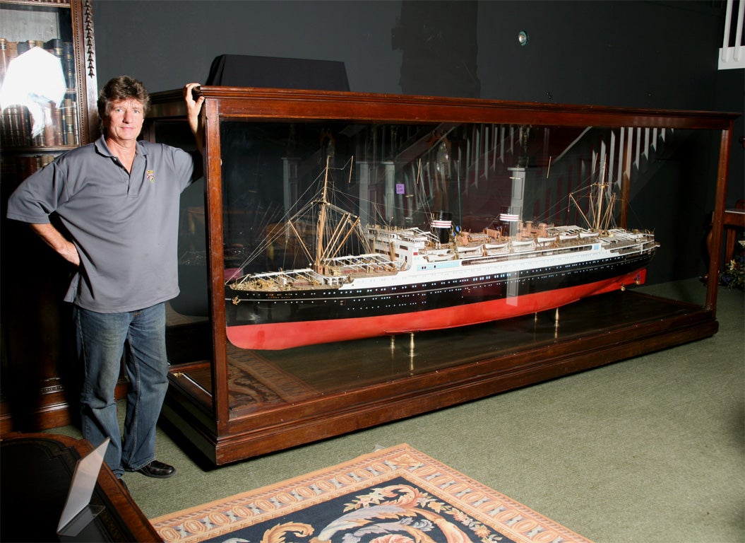 The ship builders model of the Asama Maru,<br />
described in 1928 as the worlds greatest ship model.
