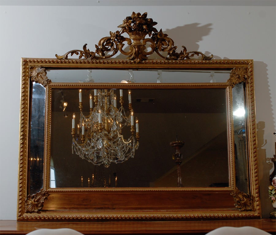 Hand-Carved Italian Rococo Style 19th Century Giltwood Pareclose Mirror with Carved Crest For Sale