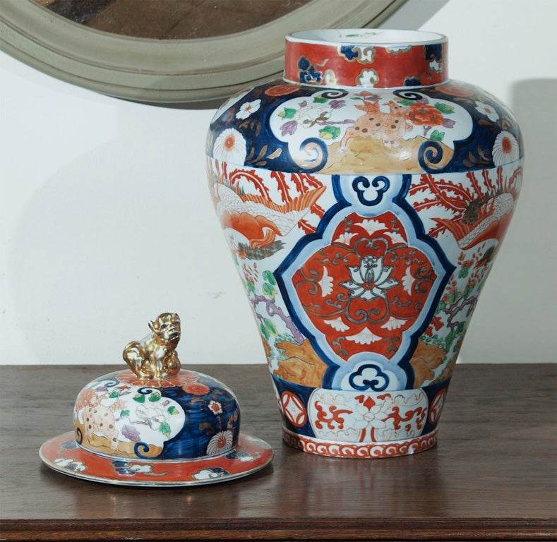 LARGE PAIR OF IMARI COVERED JARS 3