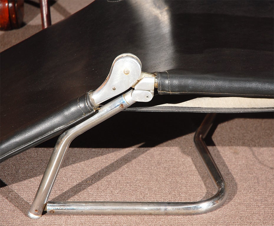 1940s Chrome and Black Adjustable Lounge Chair For Sale 3