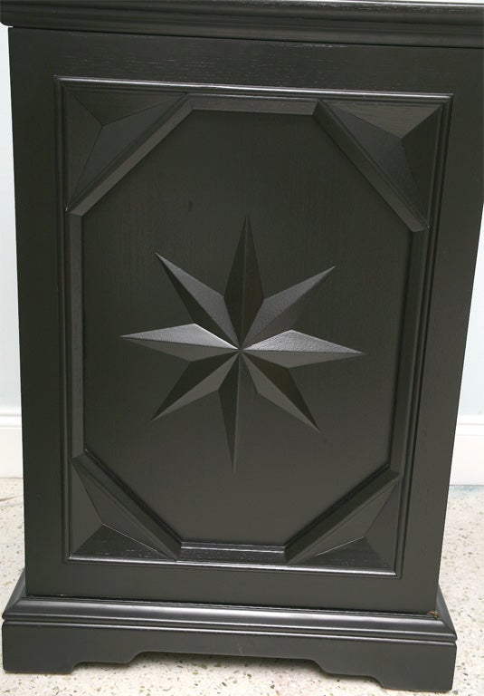 Pair of American Modern Black Lacquer Cabinets In Excellent Condition For Sale In Hollywood, FL