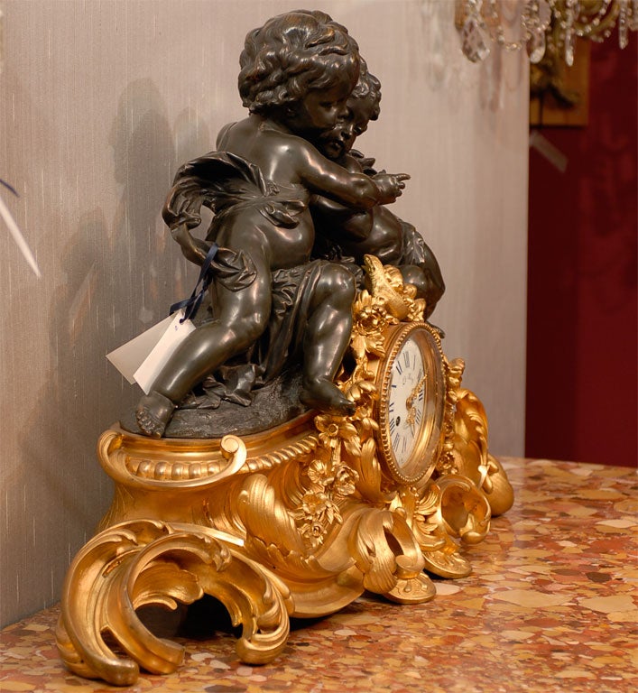French Clock in Gilt and Patinated Bronze with Two Cherubs For Sale 2