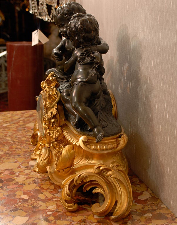 French Clock in Gilt and Patinated Bronze with Two Cherubs For Sale 3