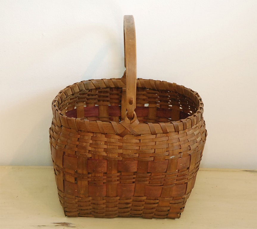 INDIAN SWING HANDLE BASKET