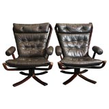 Pair of Falcon Chairs by Sigurd Russel