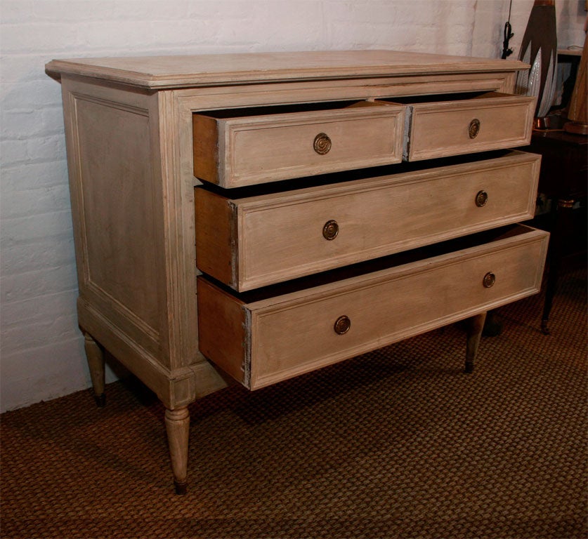 Pair of half drawers over two full drawers.