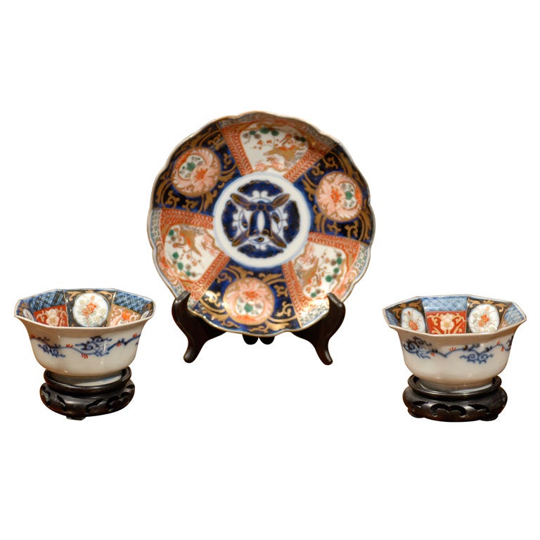 19th Century Japanese Imari Scalloped Plate and Pair of Bowls