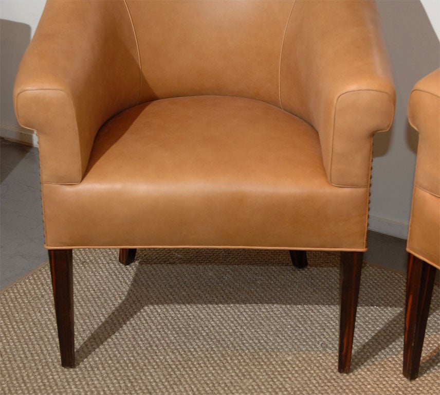 Pair of English Barrel Chairs In Excellent Condition For Sale In San Francisco, CA