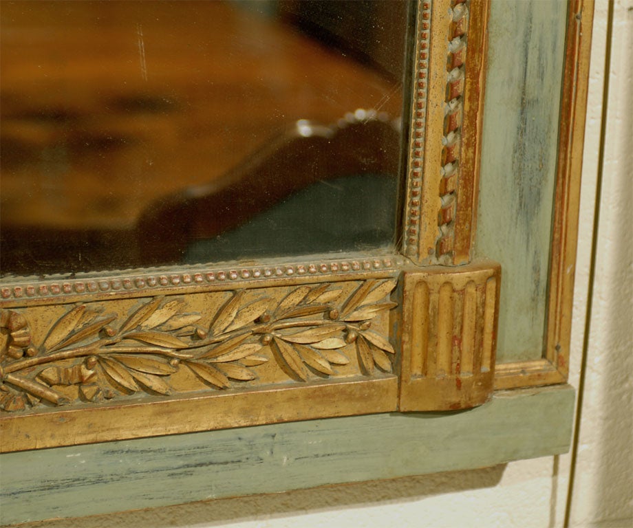 Bemaltes und teilweise vergoldetes Trumeau im Louis-XVI.-Stil, Frankreich (Französisch) im Angebot