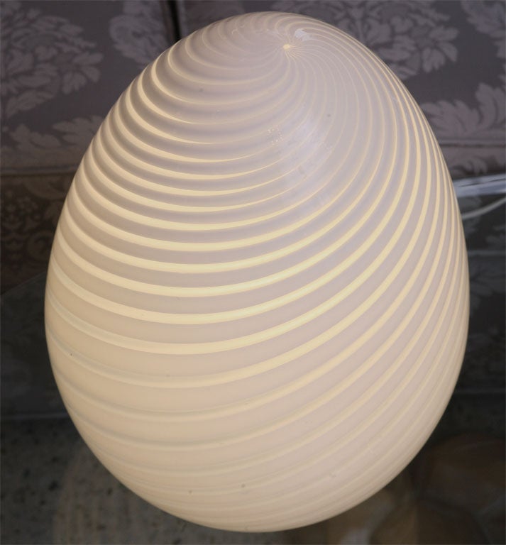 White 70's Egg Lamp by Vetri Murano 1
