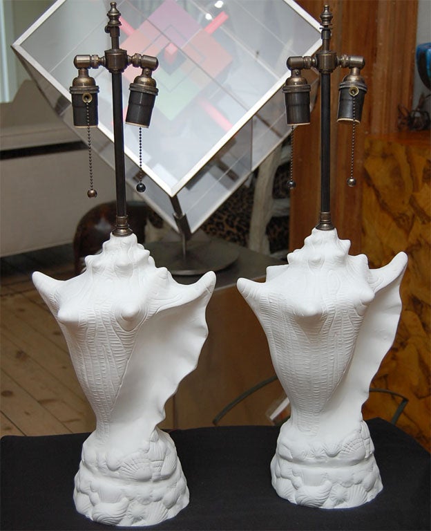 PAIR OF CONCH SHELL DESIGN TABLE LAMPS 1